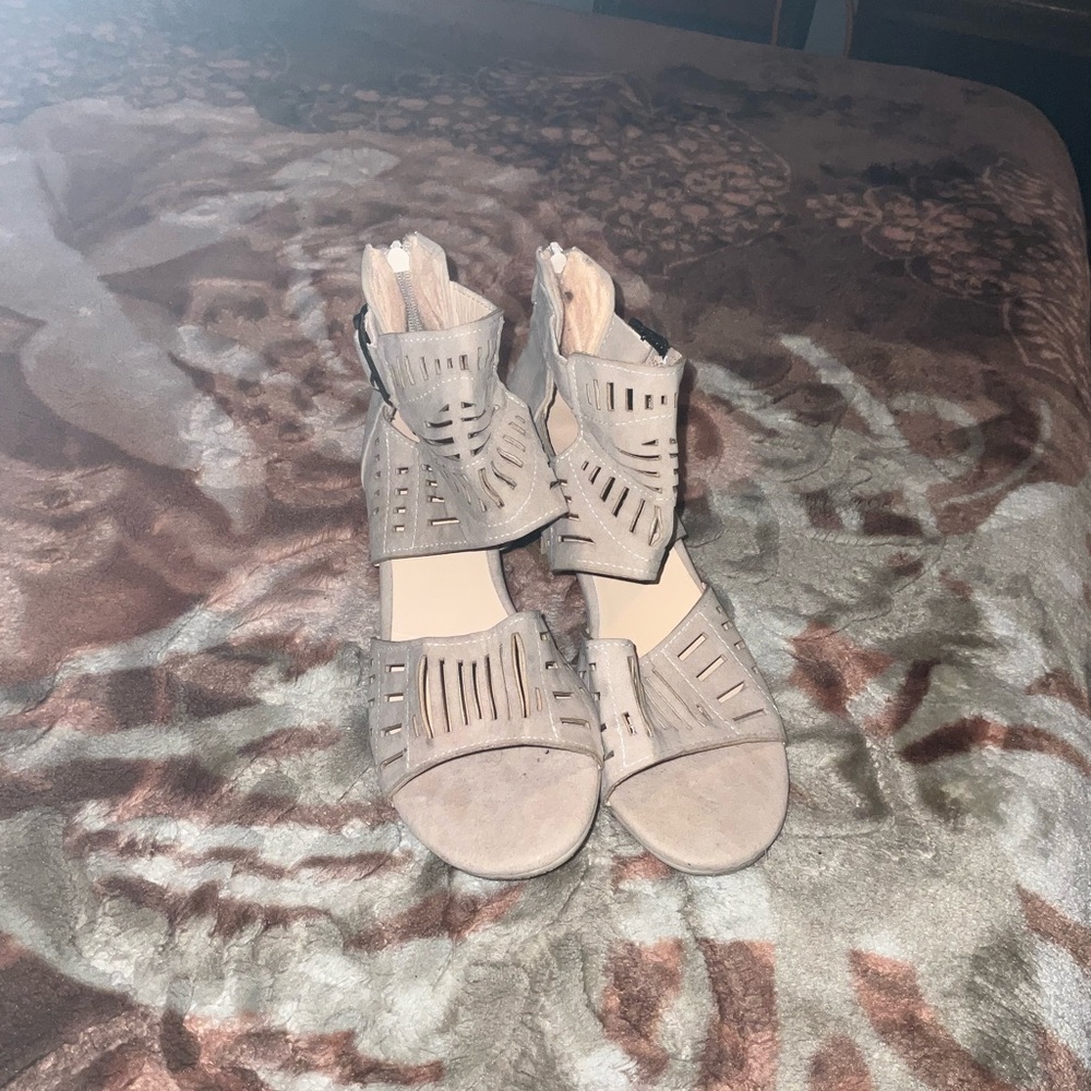 Stylish Tan Women's Sandals